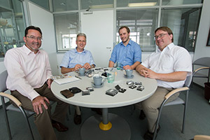 ZTM Thomas Riehl, BEGO, Prof. Dr. Peter Pospiech,  M.Sc. Thorsten Böttjer, BEGO und PD Dr. Roland Strietzel im Fachgespräch zu den Neuheiten der BEGO.